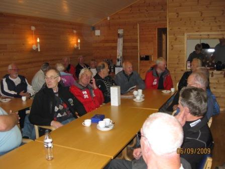 Etter skytinga vartet arrangøren opp med mat! Foto: Alf-Henrik Håker