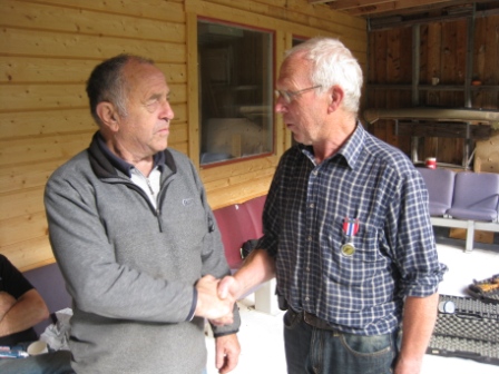 Egil Lindset måtte bite i standplassmatta og gratulere Rolf Gjelstenli som slo han i finalen